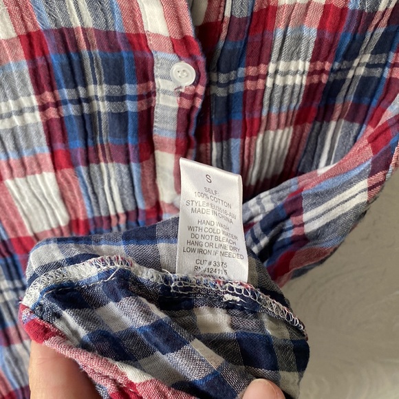 Light cotton sleeveless blouse, size small. Red, white and blue checks. - Picture 5 of 5